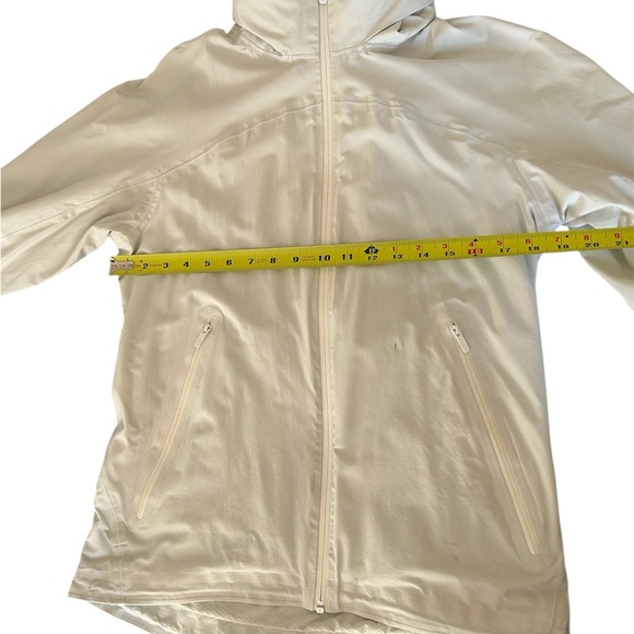 Women’s Lululemon Jacket - Picture 15 of 15